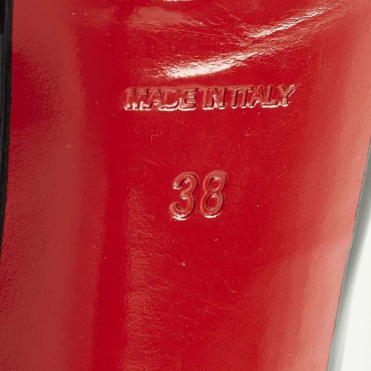 مملوكة مسبقًا Christian Louboutin Bianca Size 38 Black Patent Leather Pumps