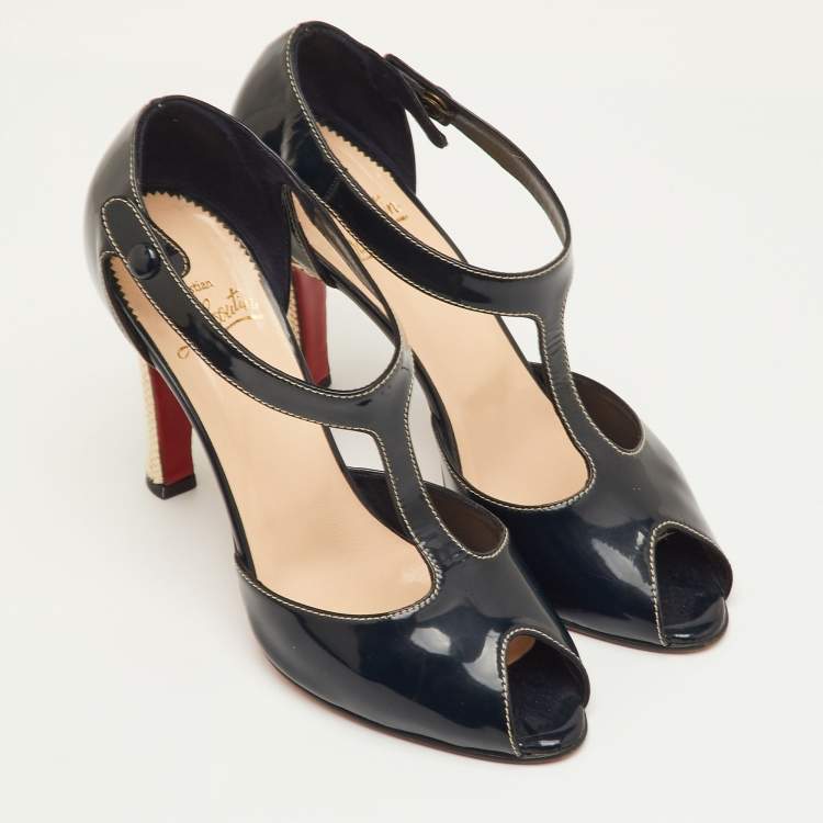 مملوكة مسبقًا Christian Louboutin Size 40 Navy Blue Patent Leather T-Strap Peep Toe Sandals