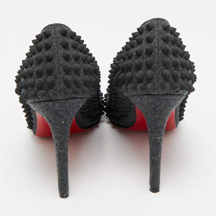 مملوكة مسبقًا Christian Louboutin Pigalle Spikes Size 38 Grey Wool Pumps