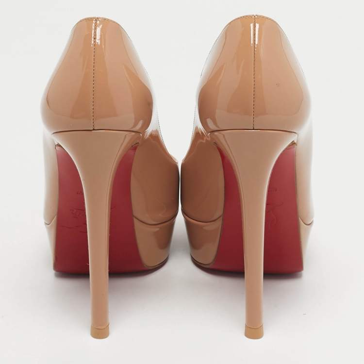 Pre Owned Christian Louboutin Bianca Size 35 Beige Patent Leather Platform Pumps