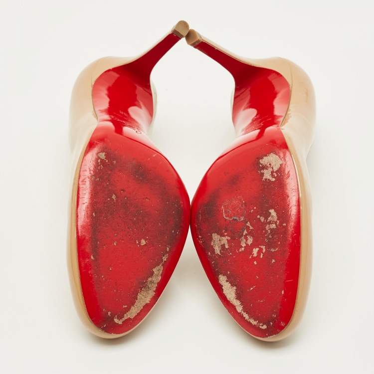 Pre Owned Christian Louboutin Simple Size 38 Beige Patent Leather Pumps