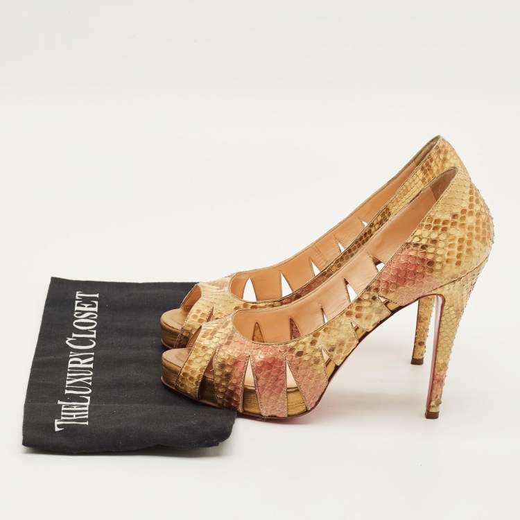 مملوكة مسبقًا Christian Louboutin Size 39.5 Metallic Python Leather Cutout Peep Toe Pumps