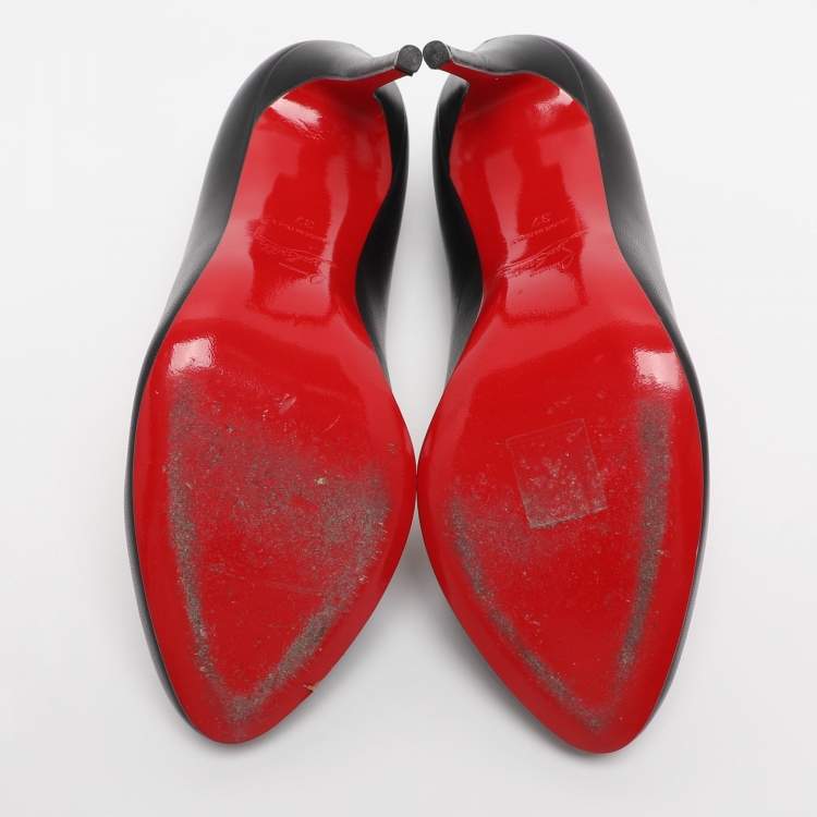 Pre Owned Christian Louboutin Simple Size 37 Black Leather Pumps