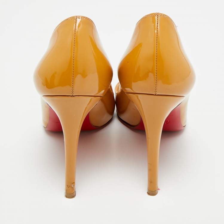 Pre Owned Christian Louboutin So Kate Size 38 Beige Patent Leather Pumps