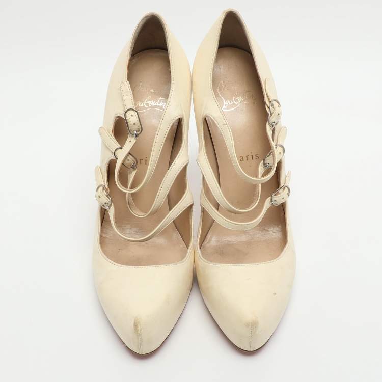 مملوكة مسبقًا Christian Louboutin Size 37.5 Cream Leather Strappy Pumps