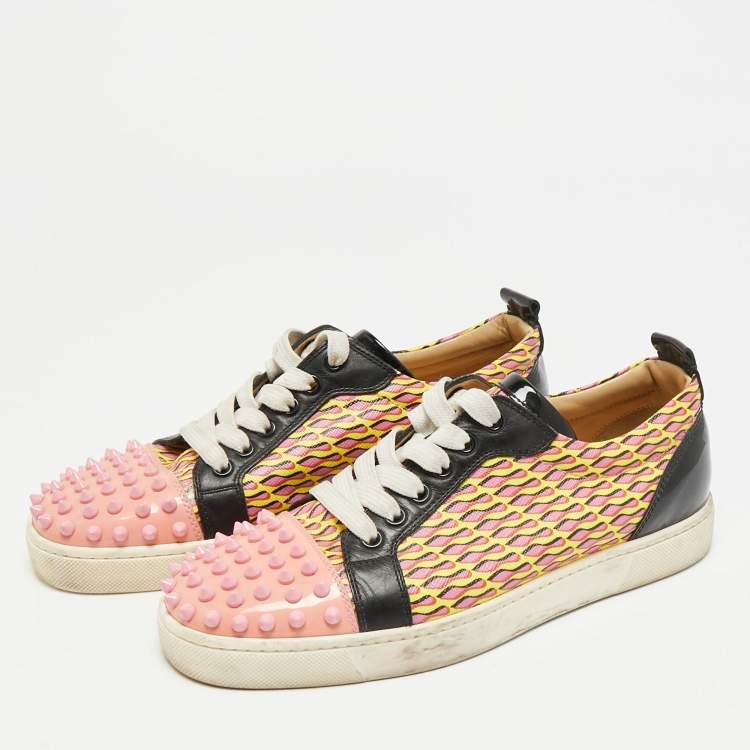 مملوكة مسبقًا Christian Louboutin Louis Junior Spikes Size 38 Multicolor Canvas and Patent Leather Lace Up Sneakers