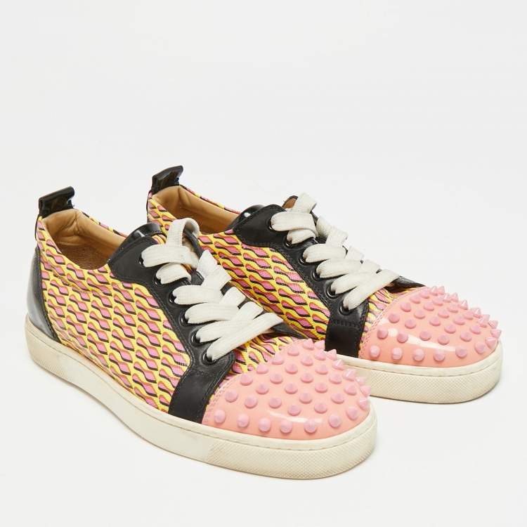 مملوكة مسبقًا Christian Louboutin Louis Junior Spikes Size 38 Multicolor Canvas and Patent Leather Lace Up Sneakers