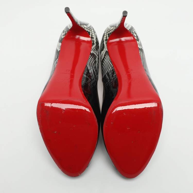 مملوكة مسبقًا Christian Louboutin New Very Prive Size 42 Black/Grey Snake Print Patent Leather Peep Toe Pumps