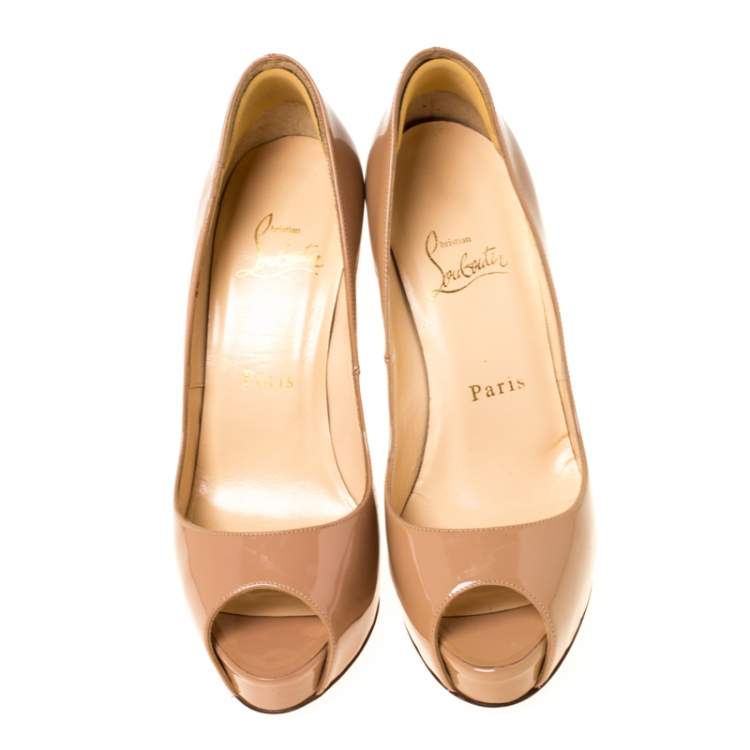 مملوكة مسبقًا Christian Louboutin Nude Beige Patent Leather Very Prive Peep Toe Pumps Size 36