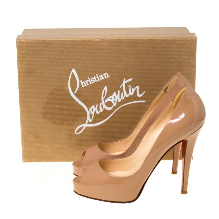 مملوكة مسبقًا Christian Louboutin Nude Beige Patent Leather Very Prive Peep Toe Pumps Size 36