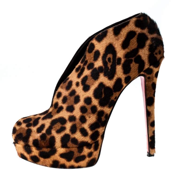 مملوكة مسبقًا Christian Louboutin Brown/Beige Leopard Print Pony Hair Platform Booties Size 37