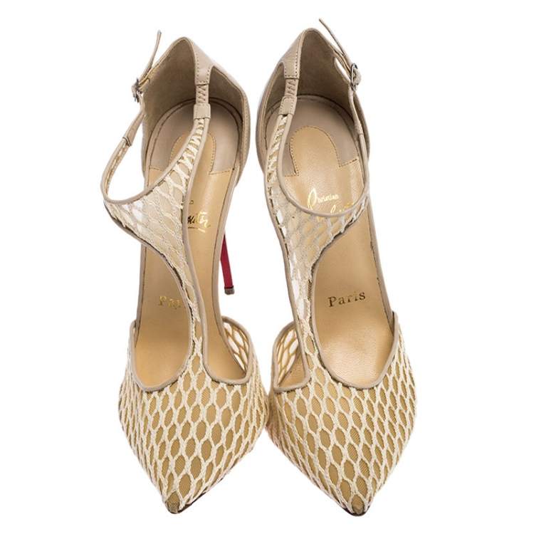 مملوكة مسبقًا Christian Louboutin Beige Lace Salonu Pointed Toe T Strap Sandals Size 41