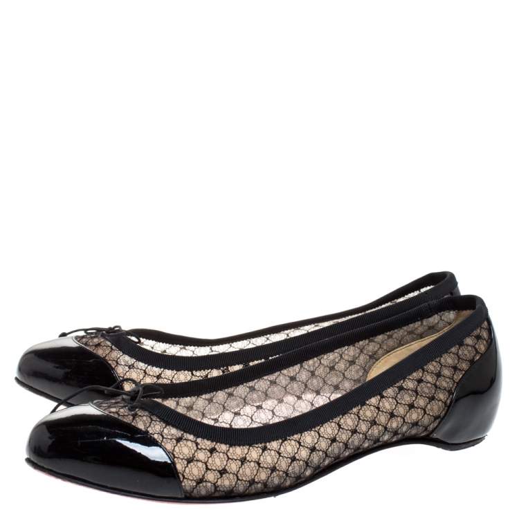 مملوكة مسبقًا Christian Louboutin Black Patent Leather and Mesh Miss Mix Bow Ballet Flats Size 37.5