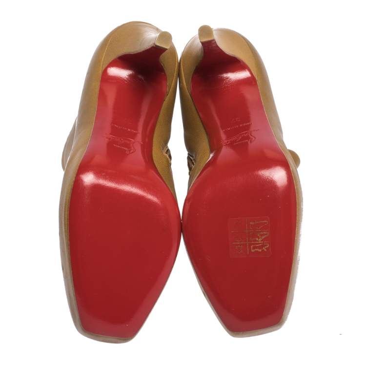 مملوكة مسبقًا Christian Louboutin Tan Leather Platform Square Toe Ankle Boots Size 37