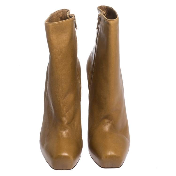 مملوكة مسبقًا Christian Louboutin Tan Leather Platform Square Toe Ankle Boots Size 37