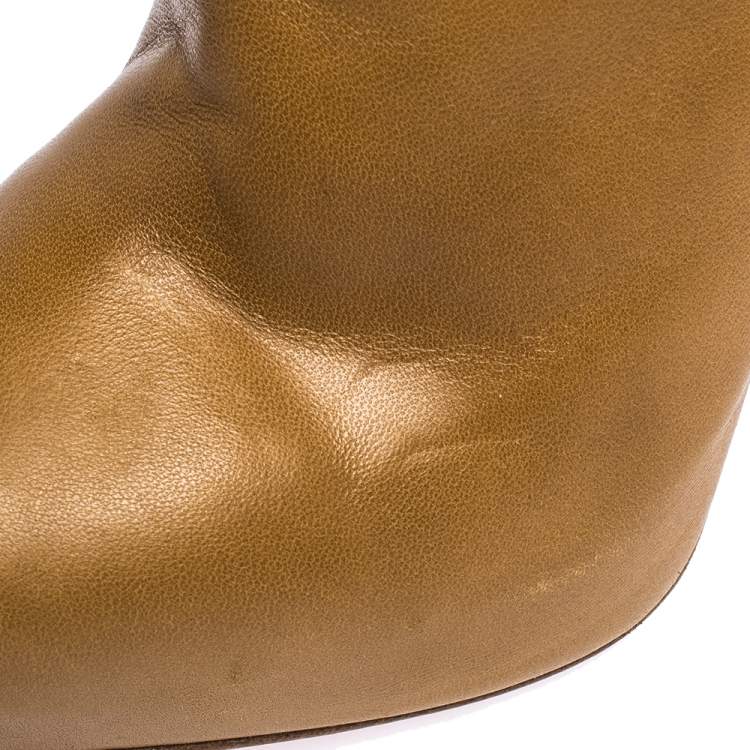 مملوكة مسبقًا Christian Louboutin Tan Leather Platform Square Toe Ankle Boots Size 37