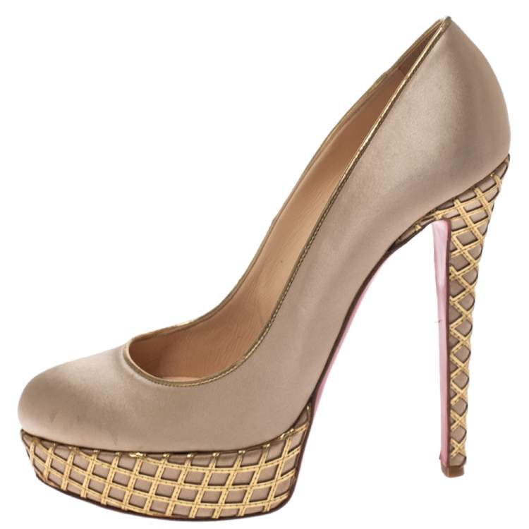 مملوكة مسبقًا Christian Louboutin Beige Satin And Leather Cut Out Detail Bianca Platform Pumps Size 38.5
