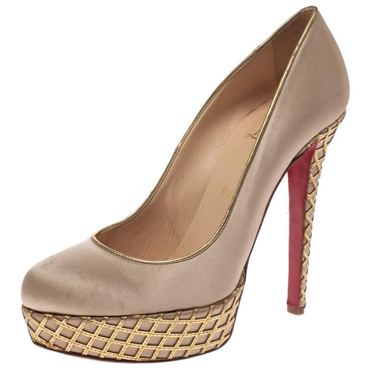 مملوكة مسبقًا Christian Louboutin Beige Satin And Leather Cut Out Detail Bianca Platform Pumps Size 38.5