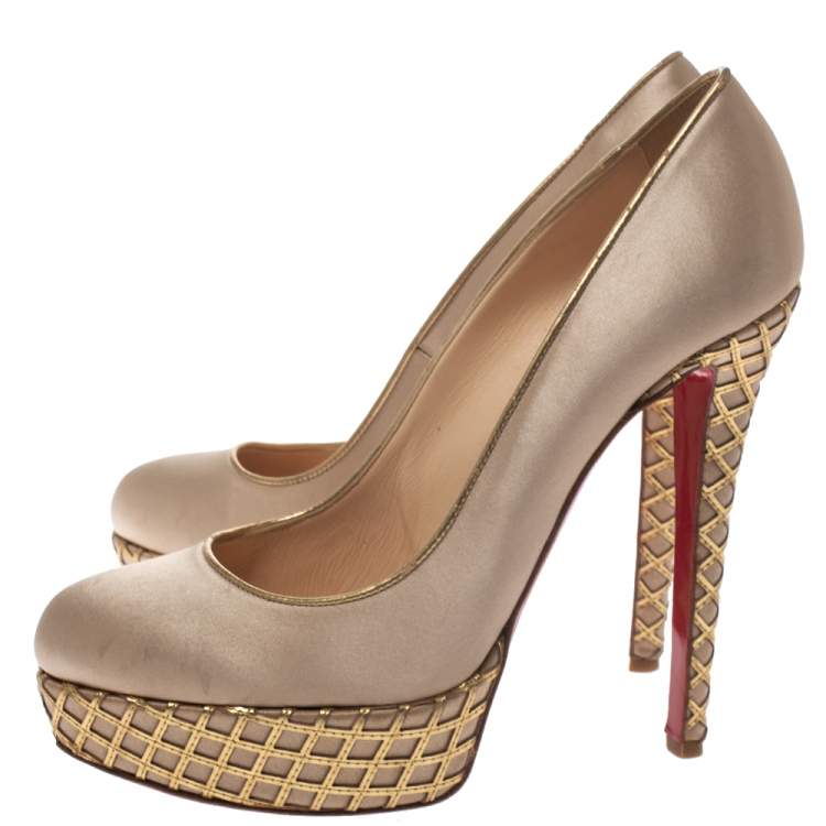 مملوكة مسبقًا Christian Louboutin Beige Satin And Leather Cut Out Detail Bianca Platform Pumps Size 38.5