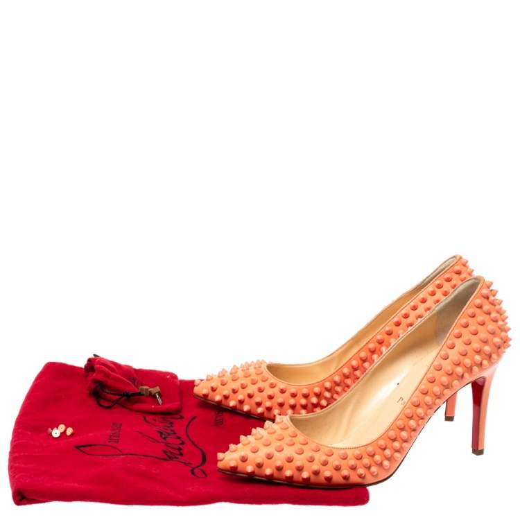 مملوكة مسبقًا Christian Louboutin Orange Leather Pigalle Spikes Pumps Size 39