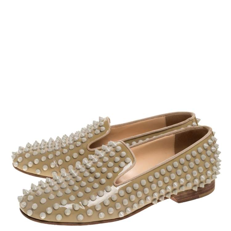 مملوكة مسبقًا Christian Louboutin Beige Rollerboy Spikes Smoking Slippers Size 35