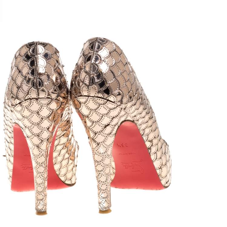 Pre Owned Christian Louboutin Metallic Beige Scaled PVC Poseidon Peep Toe Pumps Size 35.5