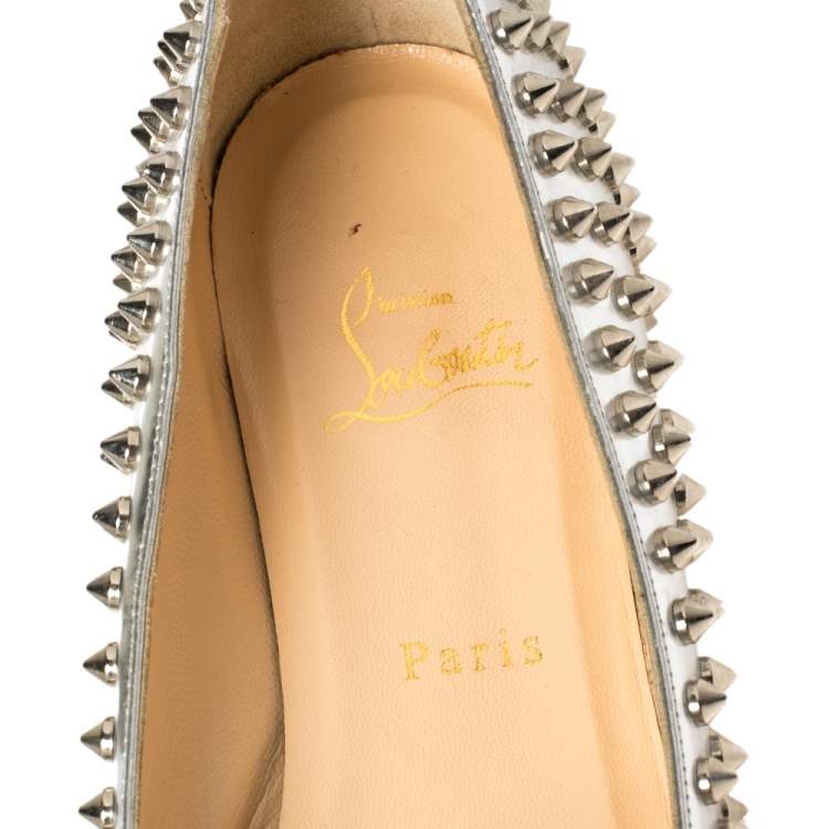 مملوكة مسبقًا Christian Louboutin Silver Metallic Leather Pigalle Spikes Flats Size 39.5