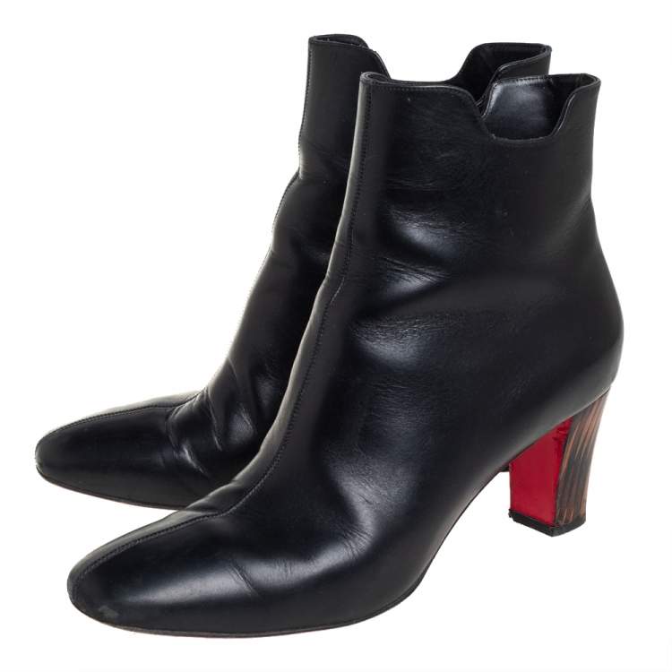 مملوكة مسبقًا Christian Louboutin Black Leather Tiagada Ankle Boots Size 40.5