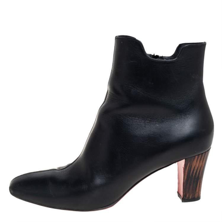مملوكة مسبقًا Christian Louboutin Black Leather Tiagada Ankle Boots Size 40.5