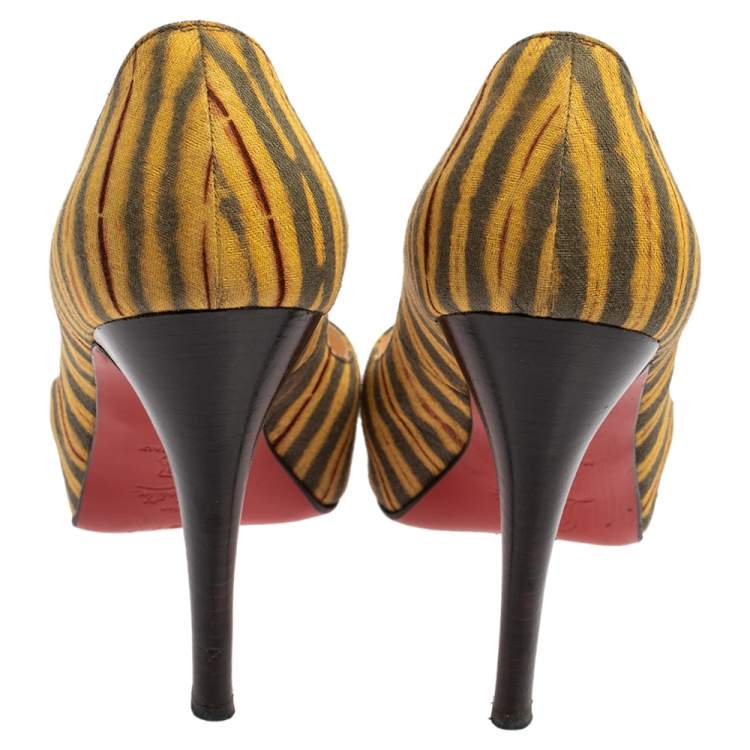 Pre Owned Christian Louboutin Multicolor Canvas Very Prive Peep Toe Pumps Size 36.5