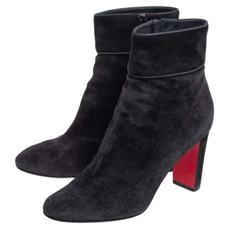 مملوكة مسبقًا Christian Louboutin Black Suede Ankle Boots Size 38.5