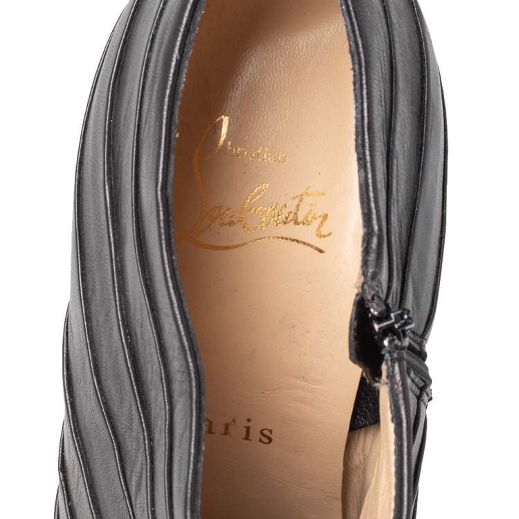 مملوكة مسبقًا Christian Louboutin Black Leather Amor Ankle Boots Size 38.5