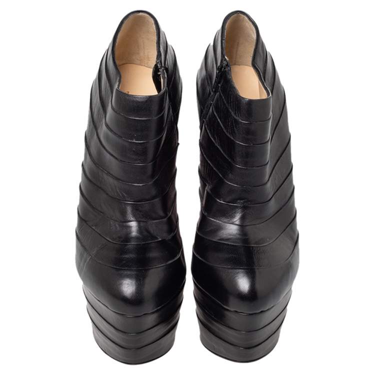 مملوكة مسبقًا Christian Louboutin Black Leather Amor Ankle Boots Size 38.5