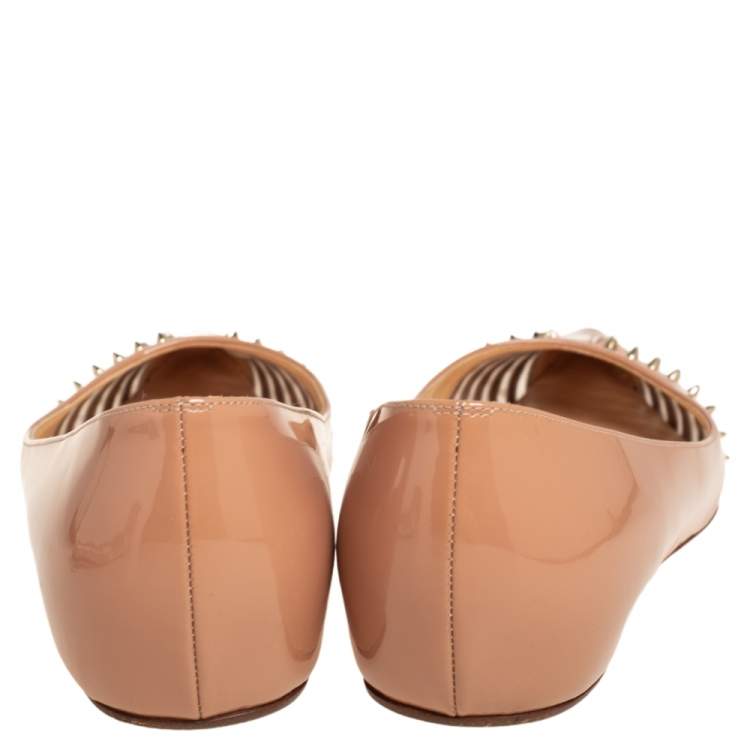 مملوكة مسبقًا Christian Louboutin Nude Patent Leather Goldoflat  Flats Size38