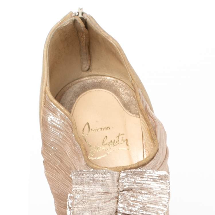 مملوكة مسبقًا Christian Louboutin Beige Lurex Fabric And Suede  Peep Toe Booties Size 40.5