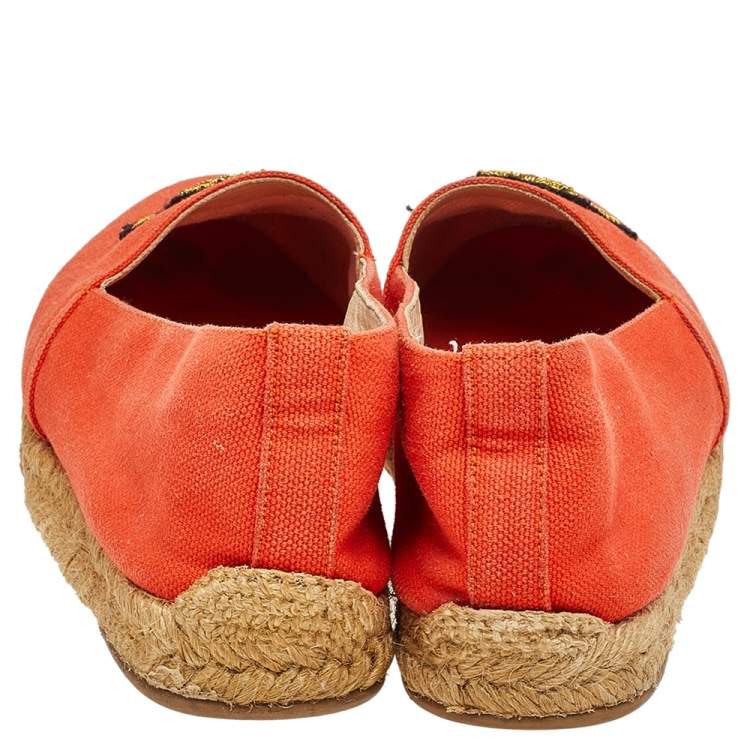 مملوكة مسبقًا Christian Louboutin Orange Canvas Gala Embroidered Crest Espadrille Flats Size 36