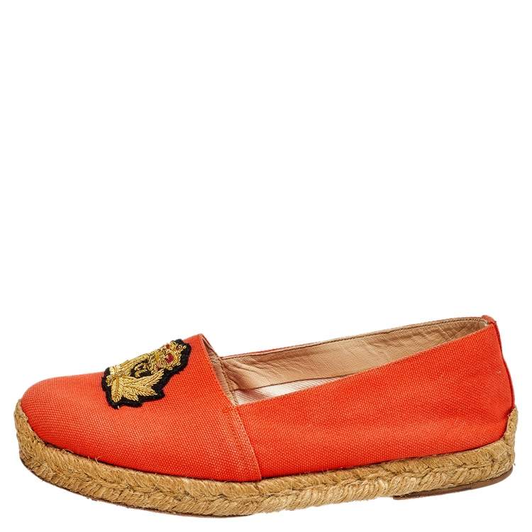 مملوكة مسبقًا Christian Louboutin Orange Canvas Gala Embroidered Crest Espadrille Flats Size 36