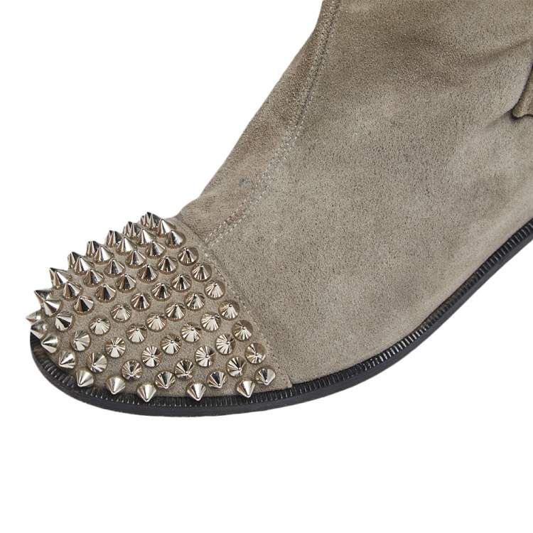مملوكة مسبقًا Christian Louboutin Grey Suede Egoutina Spikes Knee Boots Size 37