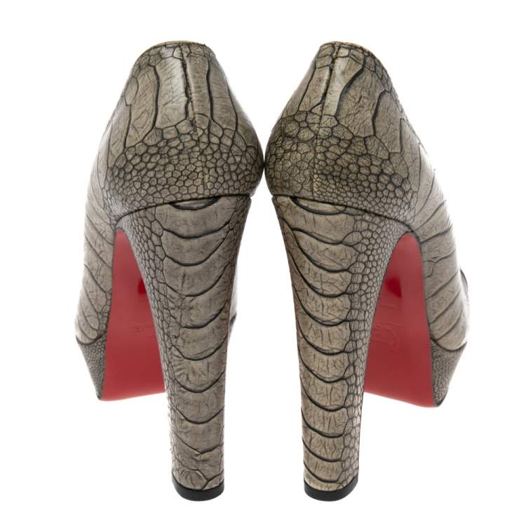 Pre Owned Christian Louboutin Khaki Green Ostrich Leather Bibi Platform Pumps Size 37 