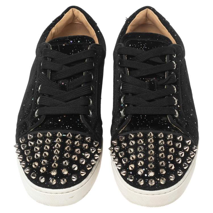 مملوكة مسبقًا Christian Louboutin Black Glitter Velvet Louis Junior Spikes Sneakers Size 38
