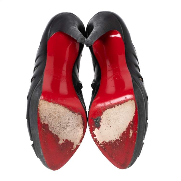 مملوكة مسبقًا Christian Louboutin Black Leather Maralla Studded Cutout Booties Size 38.5
