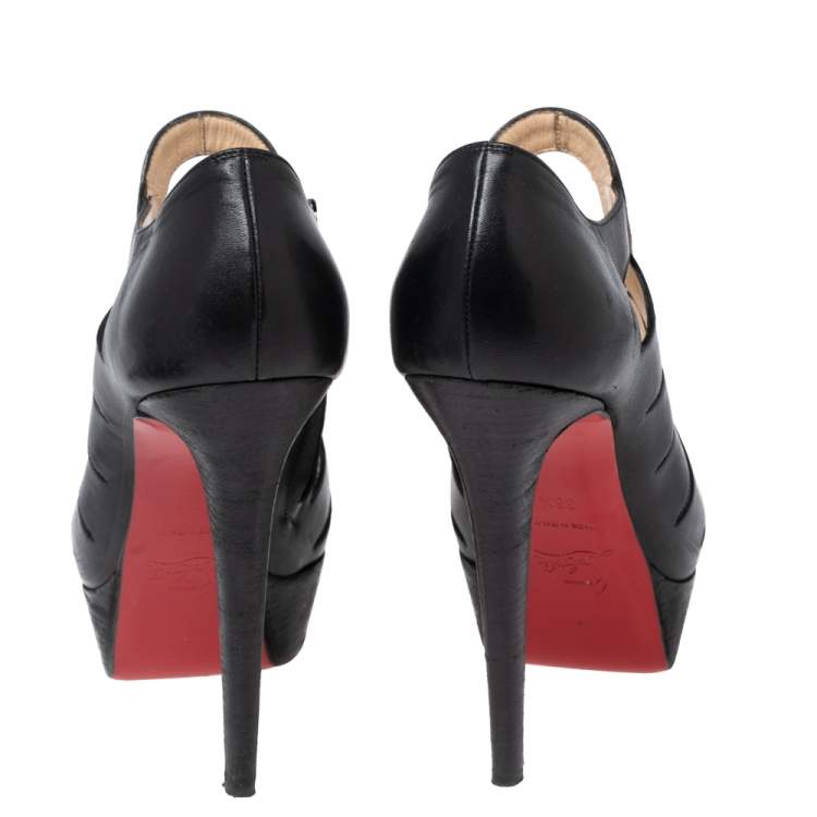 مملوكة مسبقًا Christian Louboutin Black Leather Maralla Studded Cutout Booties Size 38.5