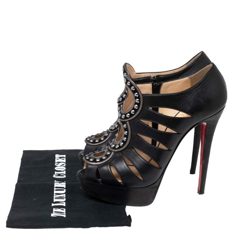 مملوكة مسبقًا Christian Louboutin Black Leather Maralla Studded Cutout Booties Size 38.5