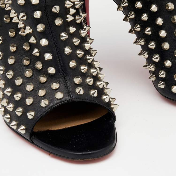 مملوكة مسبقًا Christian Louboutin Black Leather Spiked Guerilla Peep Toe Slouchy Ankle Boots Size 37.5