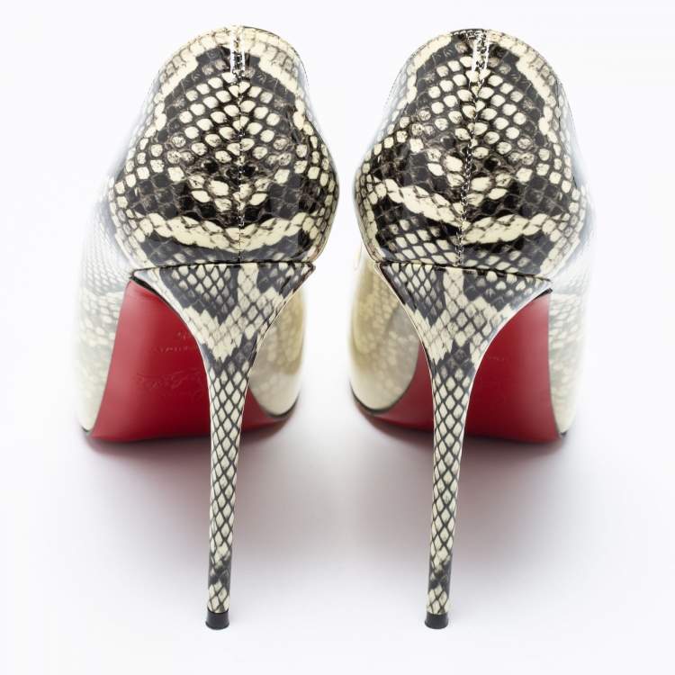 Pre Owned Christian Louboutin Cream/Black Python Print Ombre Patent Leather Very Prive Peep-Toe Pumps Size 35