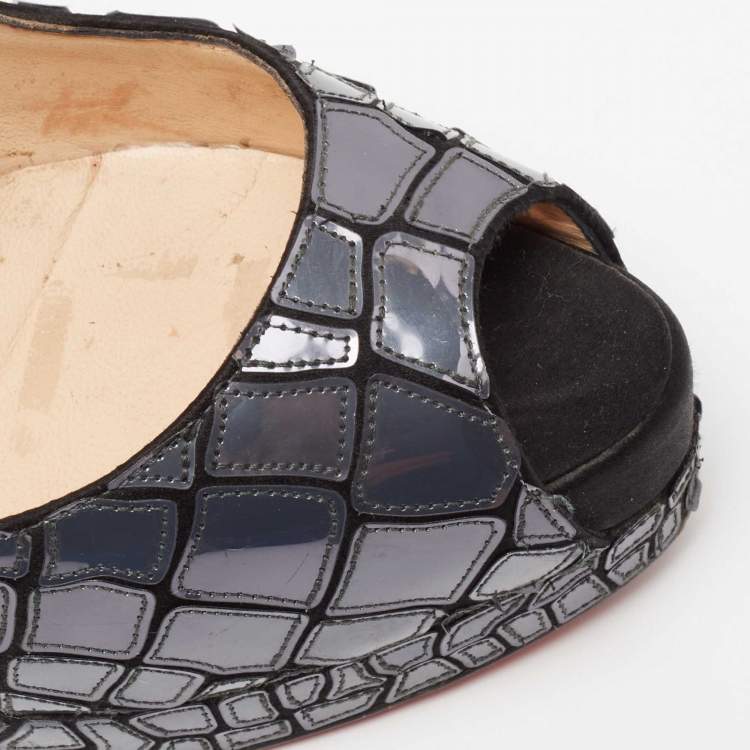 مملوكة مسبقًا Christian Louboutin Slate Grey/Black Patent Leather and Satin Mosaic Sobek Peep-Toe Platform Pumps Size 39