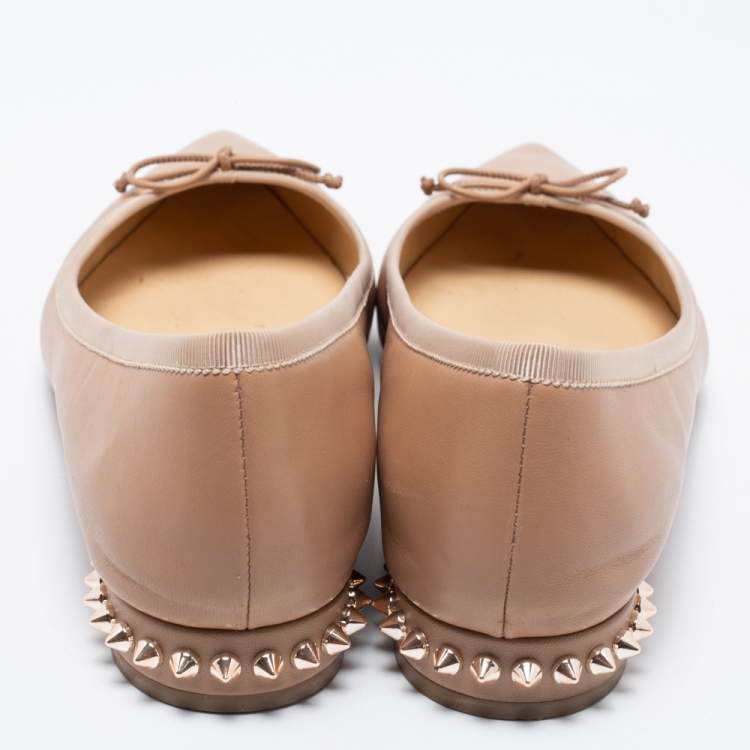 مملوكة مسبقًا Christian Louboutin Beige Leather Zarli Hall Spike Pointed Toe Ballet Flats Size 39.5