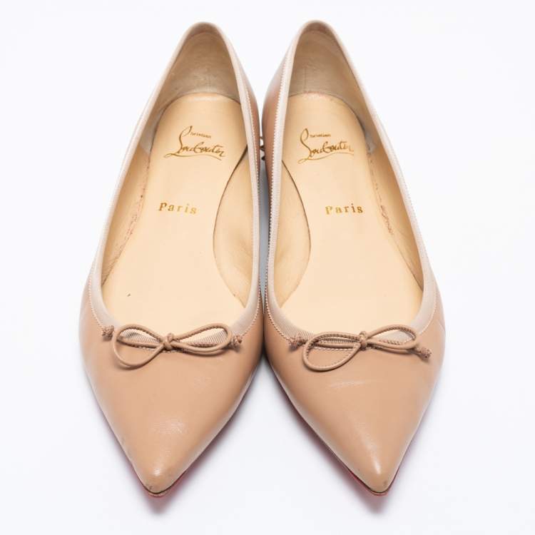 مملوكة مسبقًا Christian Louboutin Beige Leather Zarli Hall Spike Pointed Toe Ballet Flats Size 39.5