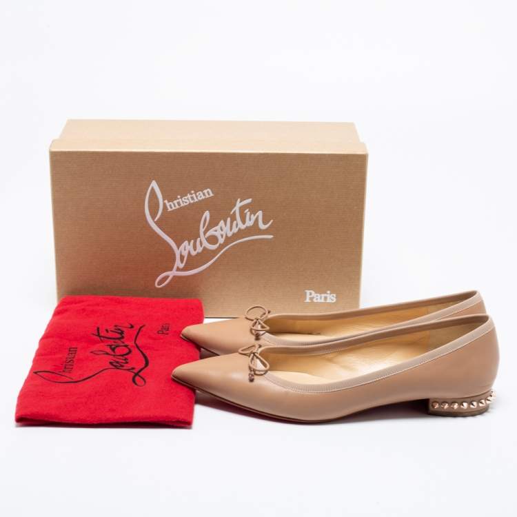 مملوكة مسبقًا Christian Louboutin Beige Leather Zarli Hall Spike Pointed Toe Ballet Flats Size 39.5