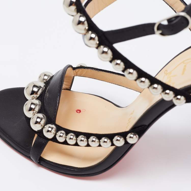 مملوكة مسبقًا Christian Louboutin Black Leather Galeria Studded Sandals Size 38.5